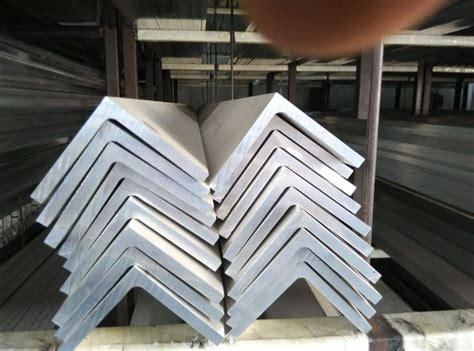 Aluminum Angle Bars .